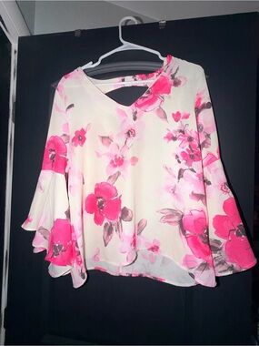 Sweet Pea by Stacy Frati Floral Cutout Blouse – Size Medium